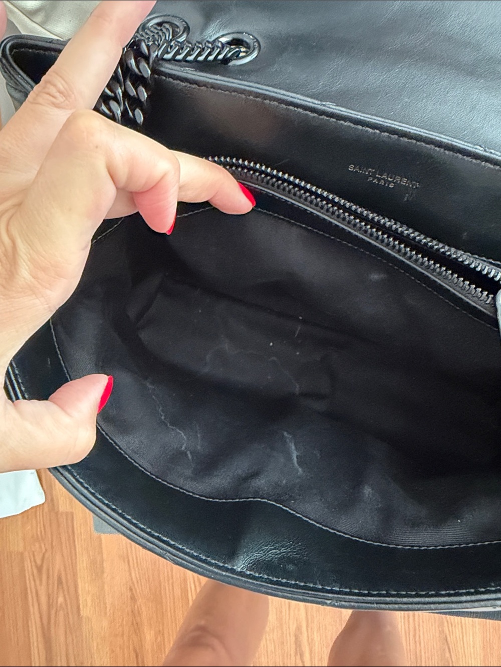 Saint Laurent Black Quilted Leather Shoulder Bag with Matte Logo - Picture 7 of 14